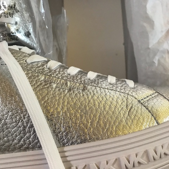 Micheal Kors  brand new silver lace up sneaker - Picture 5 of 15